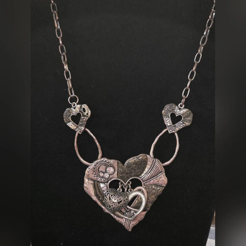 Vintage Heart Pendant Necklace and Earring Set - Picture 6 of 12
